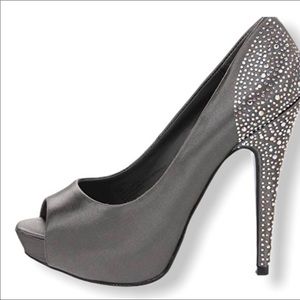 Steve Madden Player Platform Pumps